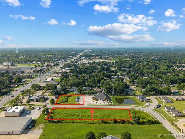 Pioneer Drive , Bartlesville, OK 74006