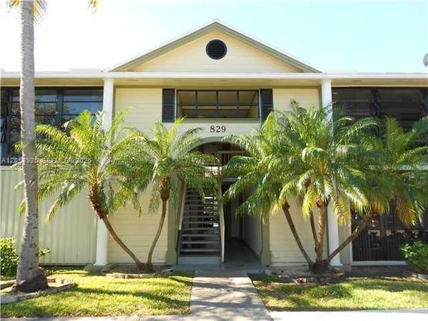 829 NE 199th St , Unit 204, Miami, FL 33179