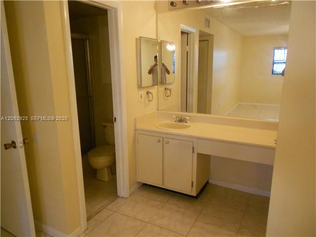 829 NE 199th St , Unit 204, Miami, FL 33179 Photo