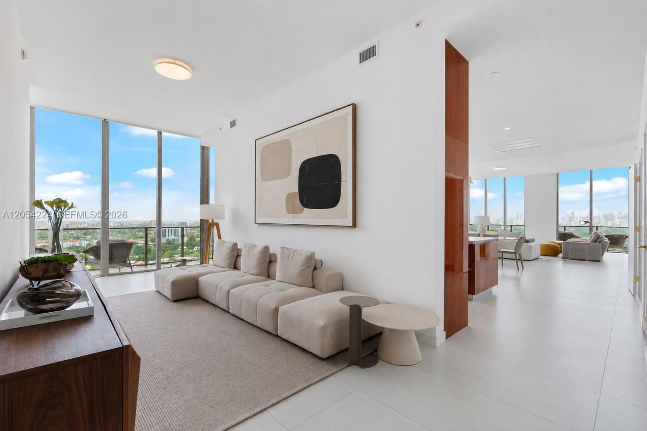 2678 Tigertail Ave , Unit PH1, Miami, FL 33133 Photo