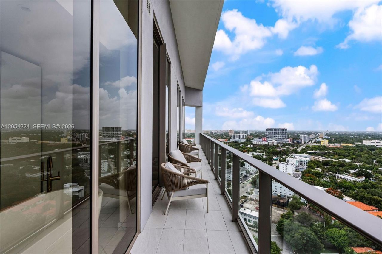 2678 Tigertail Ave , Unit PH1, Miami, FL 33133 Photo