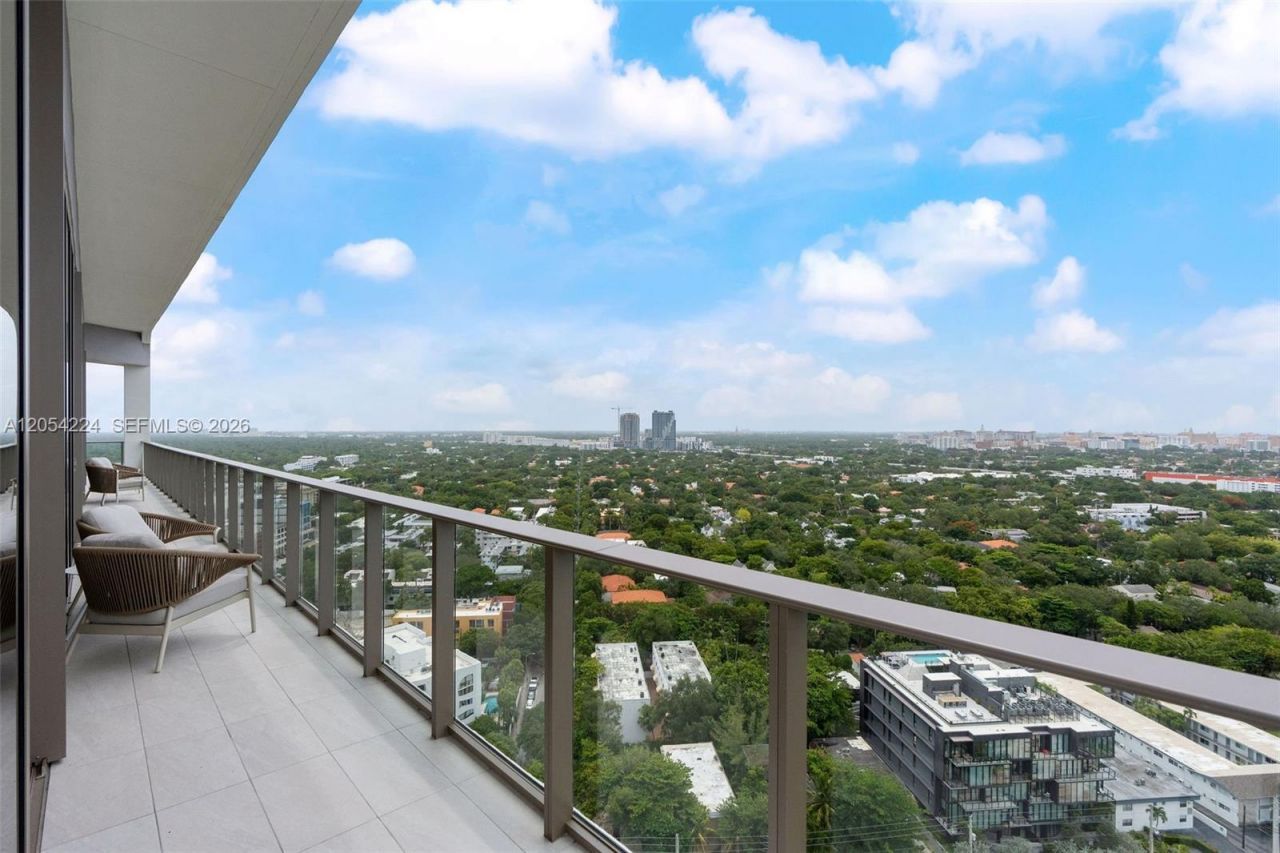 2678 Tigertail Ave , Unit PH1, Miami, FL 33133 Photo