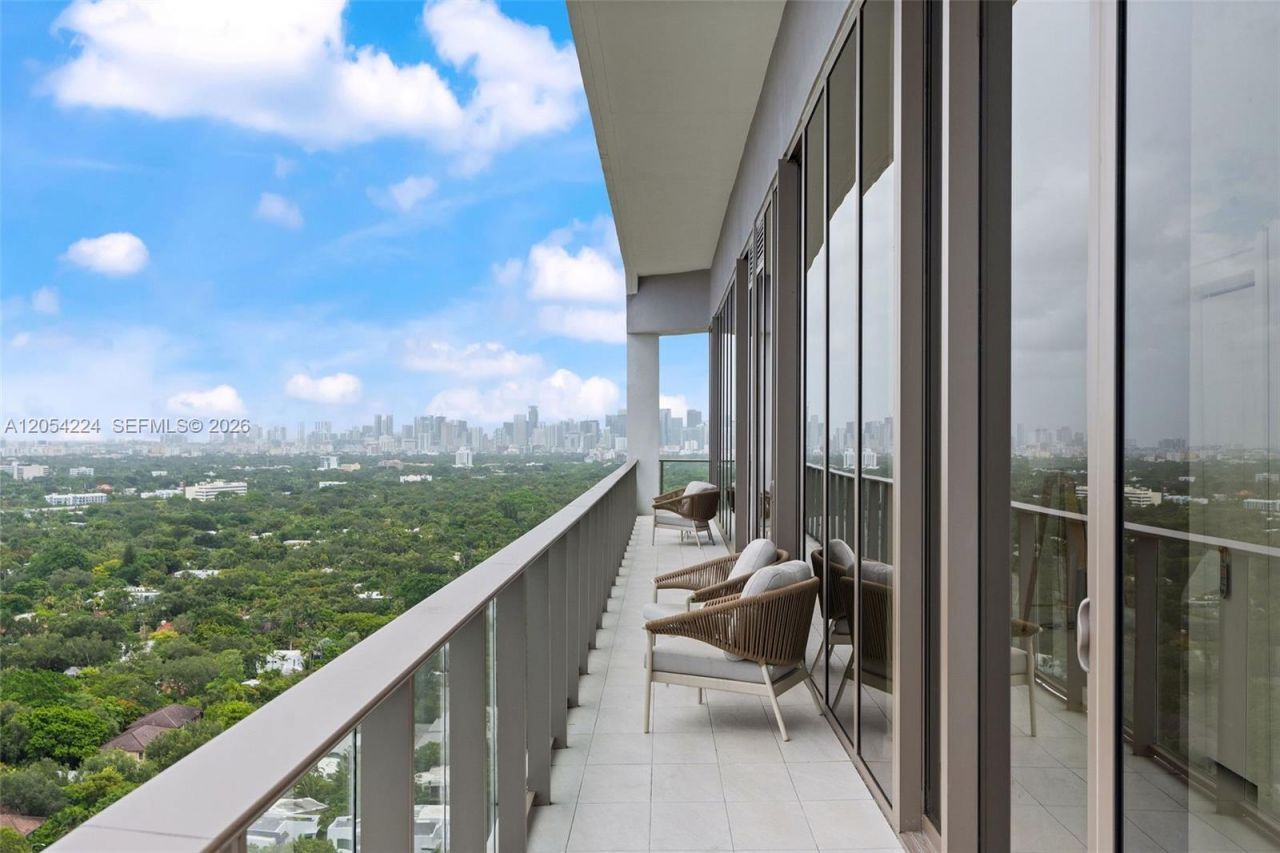 2678 Tigertail Ave , Unit PH1, Miami, FL 33133 Photo
