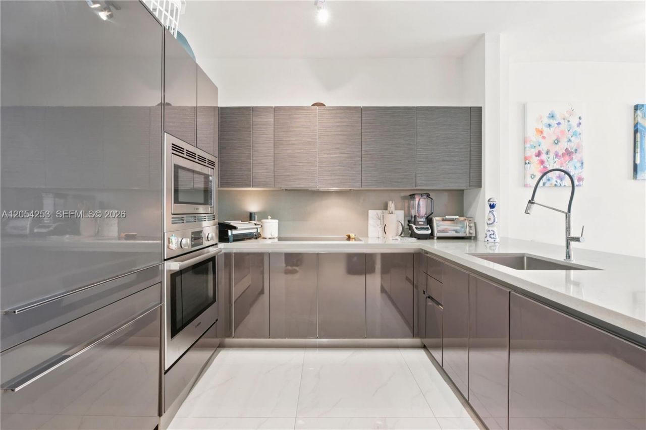 1080 Brickell Ave , Unit 1607, Miami, FL 33131 Photo