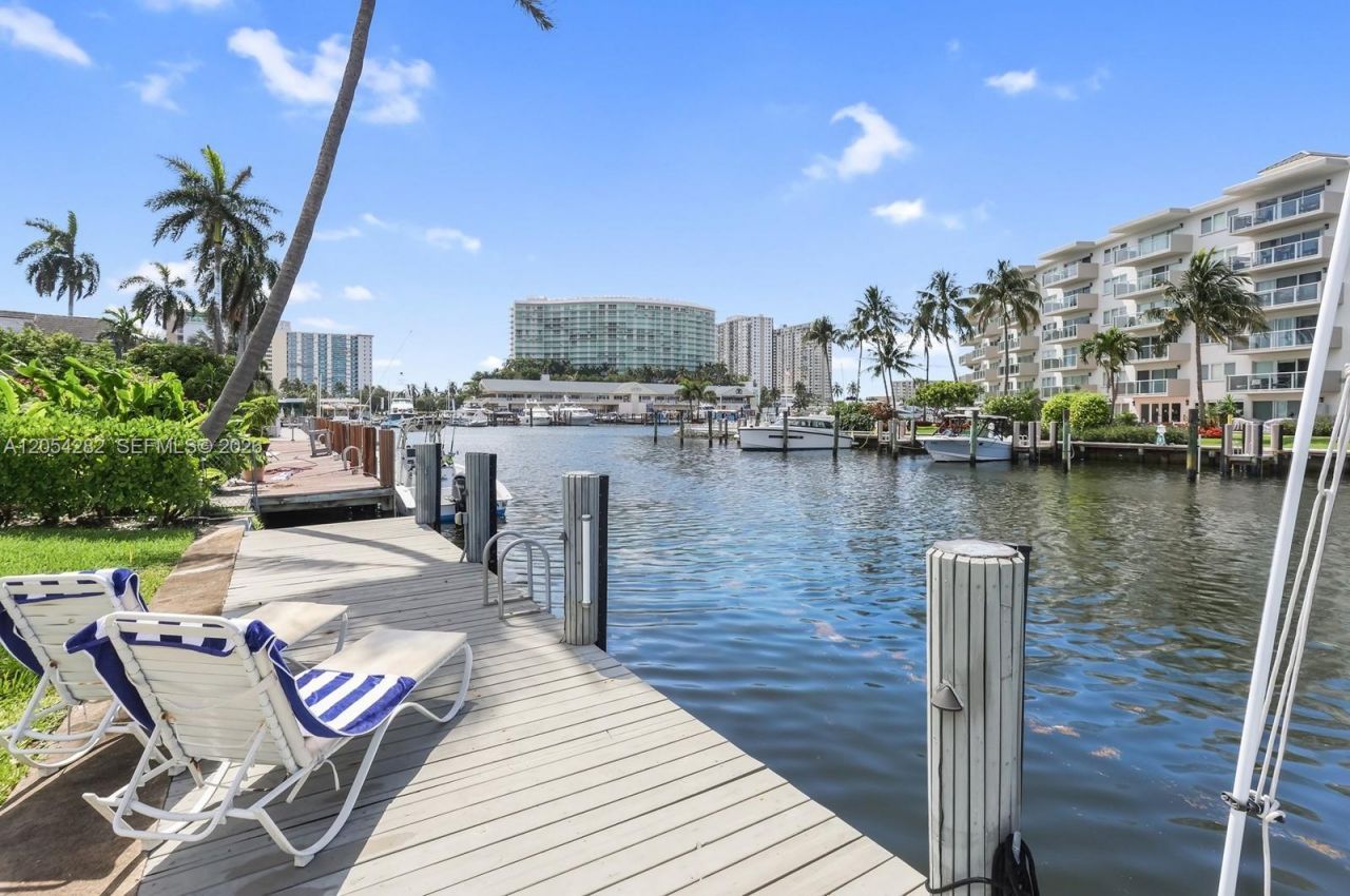 2762 NE 3rd St, Pompano Beach, FL 33062 Photo