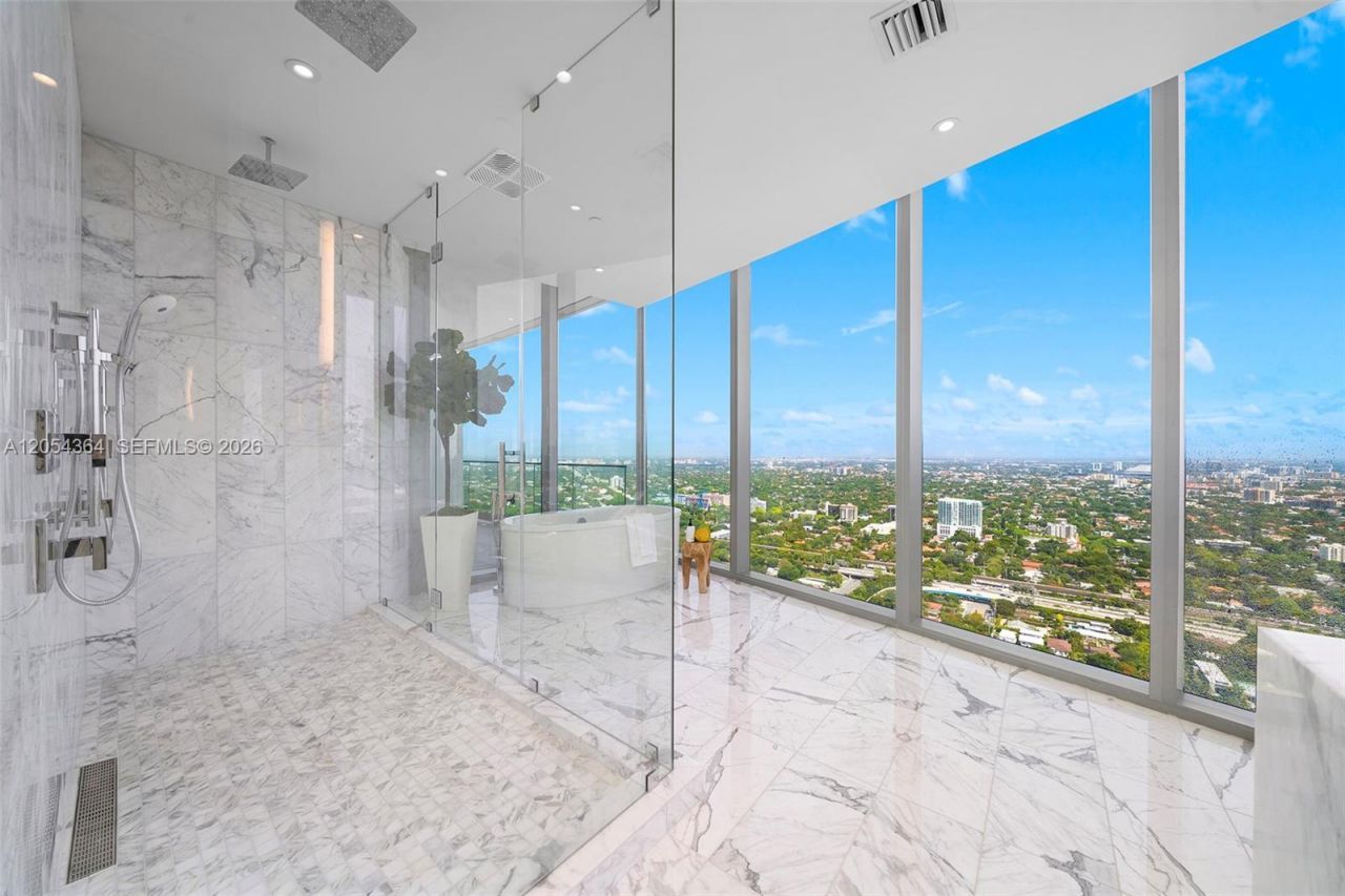 175 SE 25th Rd , Unit PH-4001, Miami, FL 33129 Photo