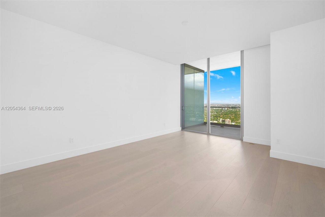 175 SE 25th Rd , Unit PH-4001, Miami, FL 33129 Photo