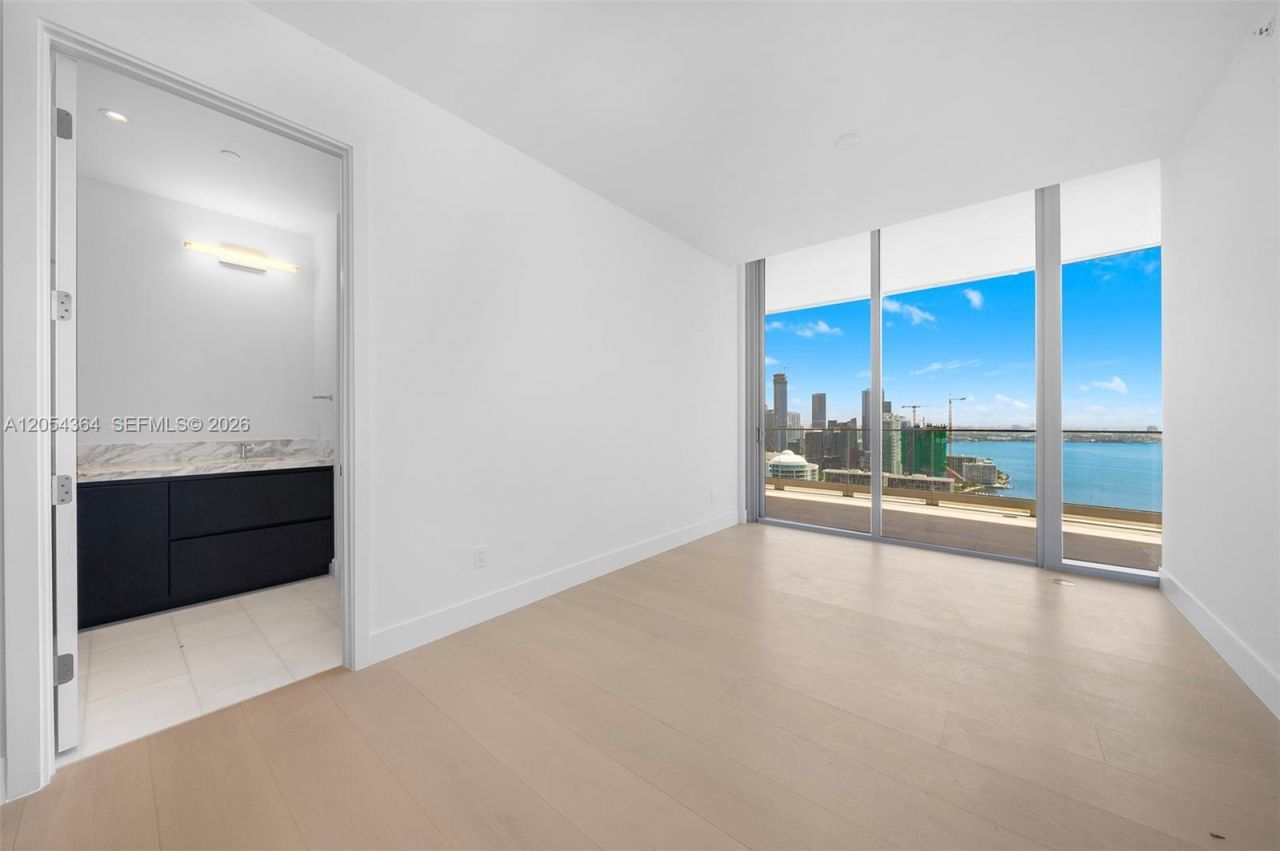 175 SE 25th Rd , Unit PH-4001, Miami, FL 33129 Photo