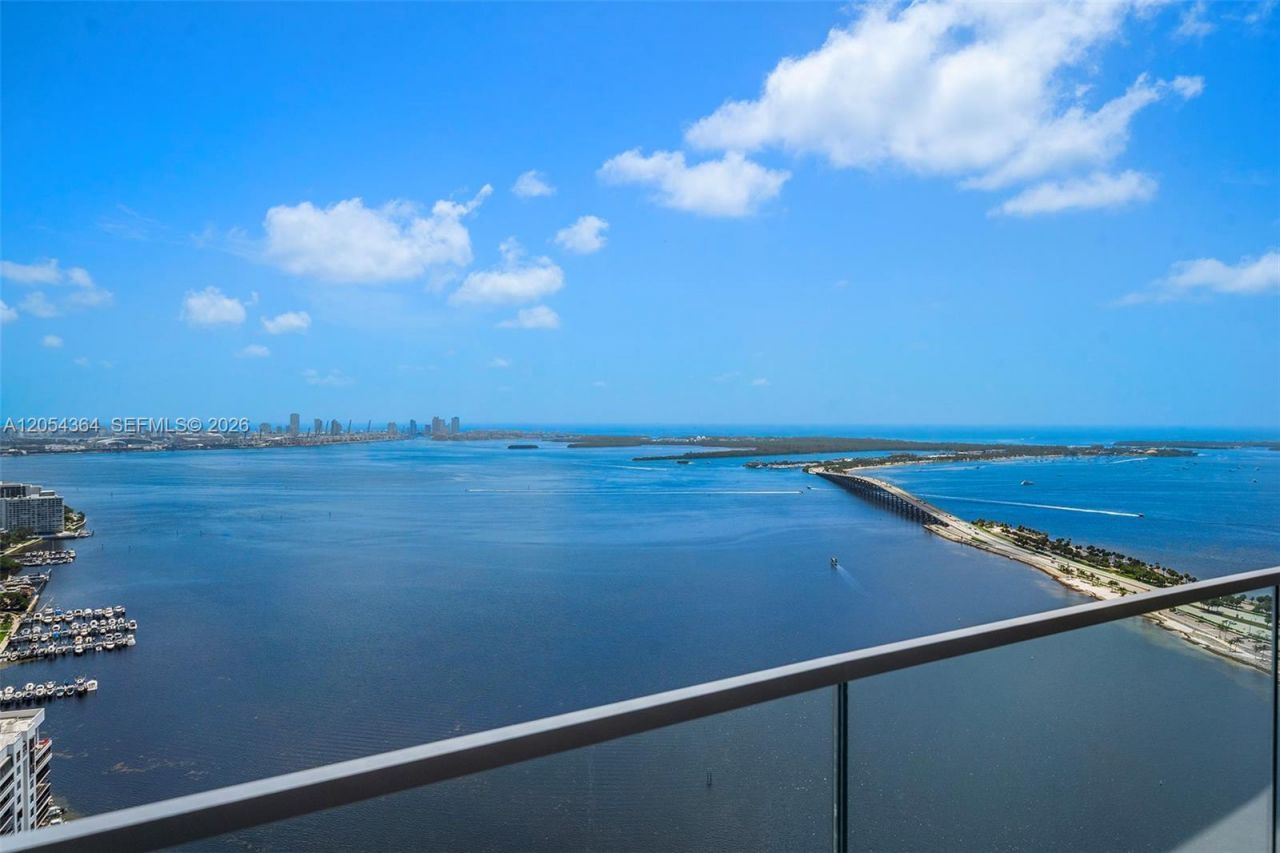 175 SE 25th Rd , Unit PH-4001, Miami, FL 33129 Photo