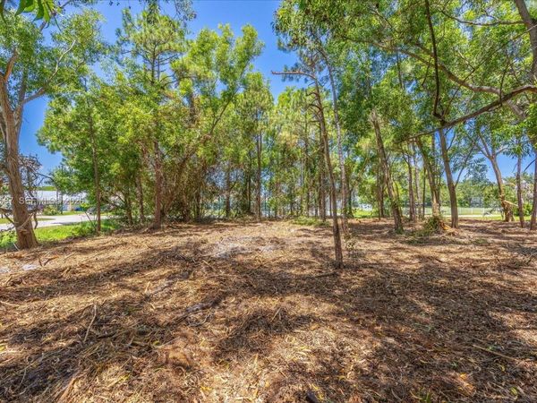 2801 SE Leigh Ave , Port St. Lucie, FL 34952