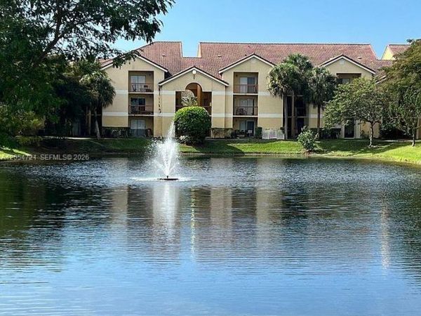 7620 Westwood Dr, Unit 214, Tamarac, FL 33321