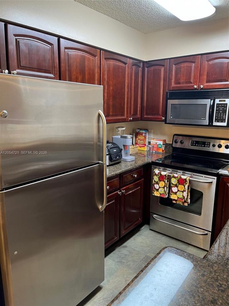 7620 Westwood Dr, Unit 214, Tamarac, FL 33321 Photo