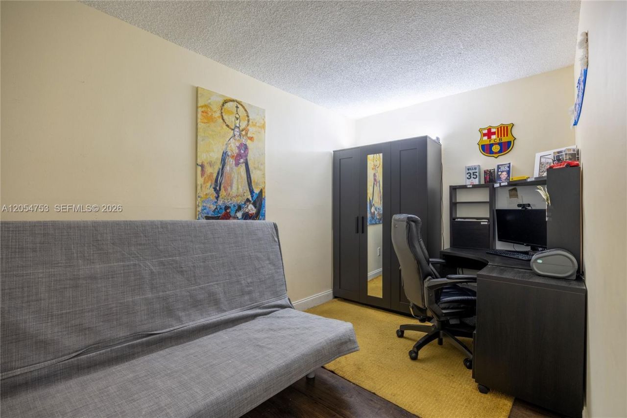 9365 Fontainebleau Blvd , Unit E205, Miami, FL 33172 Photo