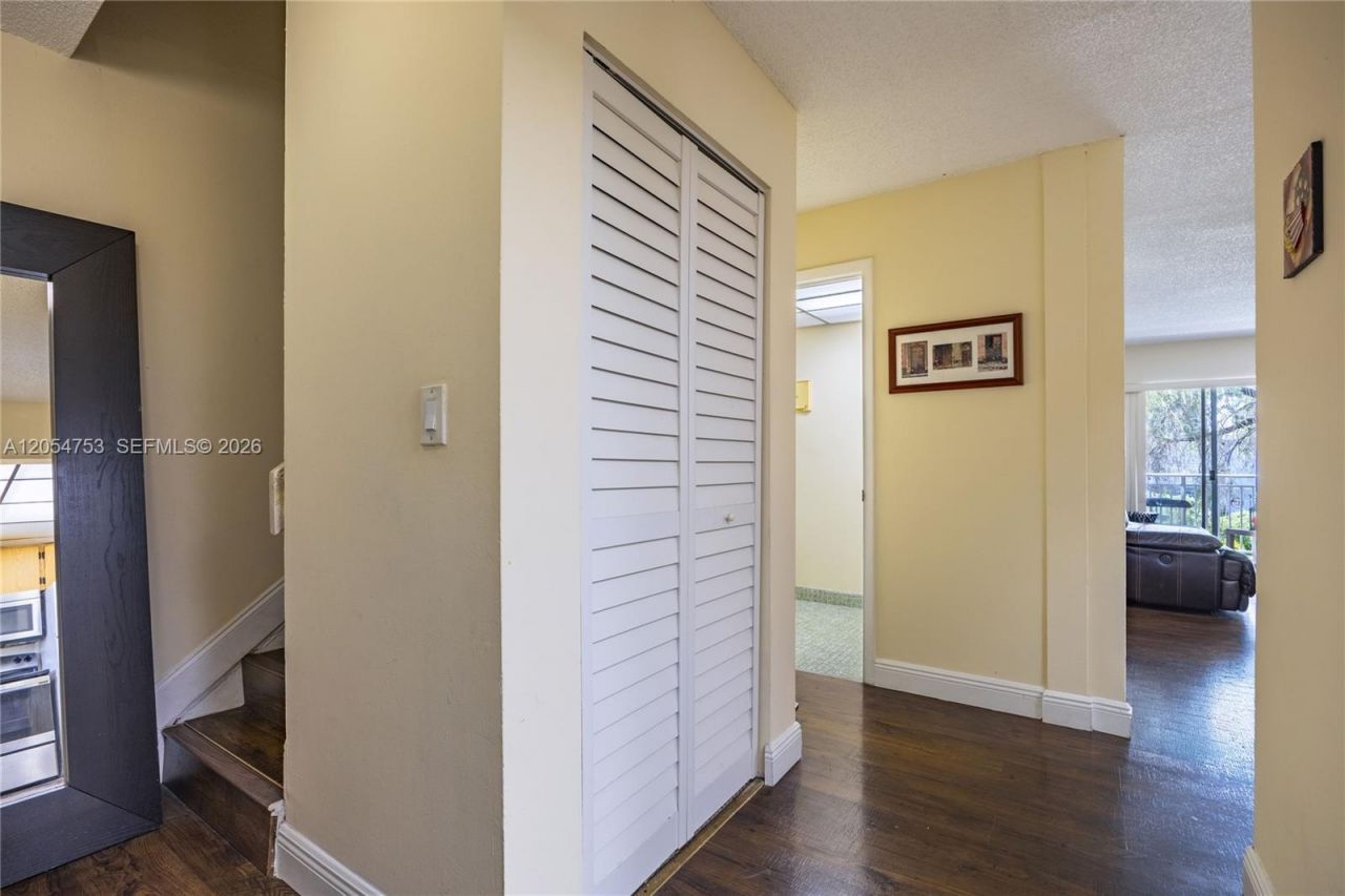 9365 Fontainebleau Blvd , Unit E205, Miami, FL 33172 Photo