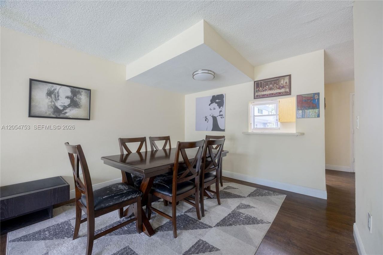 9365 Fontainebleau Blvd , Unit E205, Miami, FL 33172 Photo