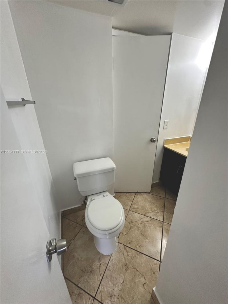 4111 Stirling Rd , Unit 408, Dania Beach, FL 33314 Photo
