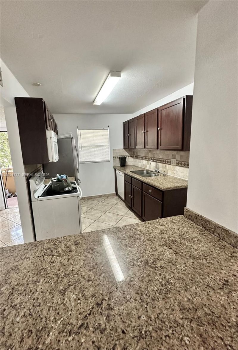 4111 Stirling Rd , Unit 408, Dania Beach, FL 33314 Photo