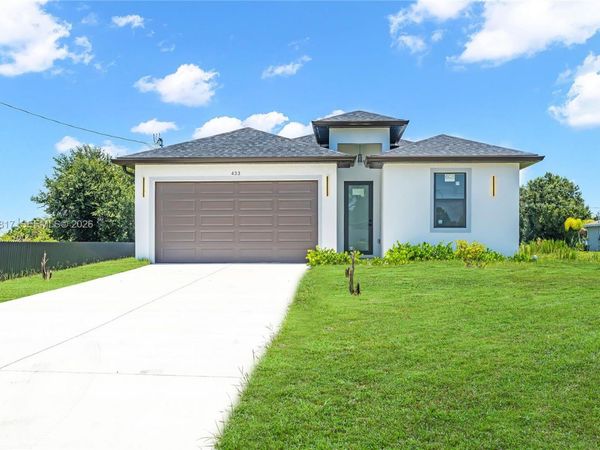 536 Rayford , Lehigh Acres, FL 33974