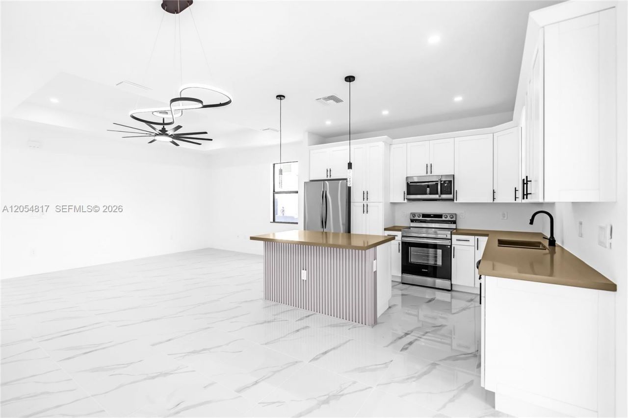 536 Rayford , Lehigh Acres, FL 33974 Photo