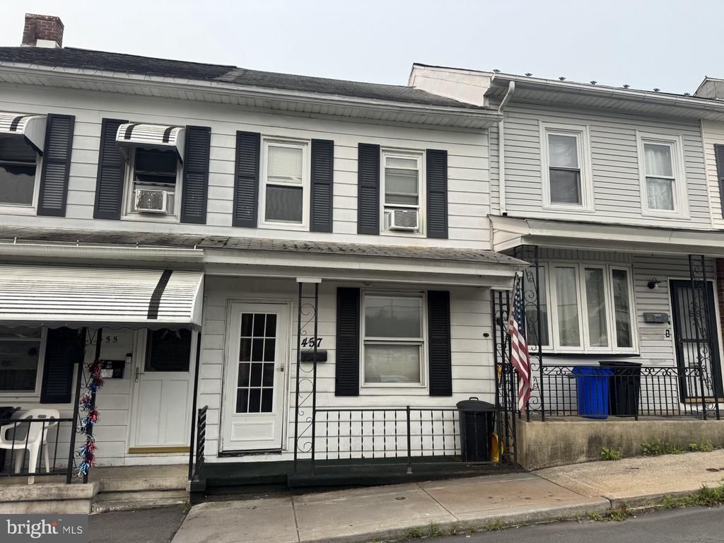 457 CARBON STREET , MINERSVILLE, PA 17954