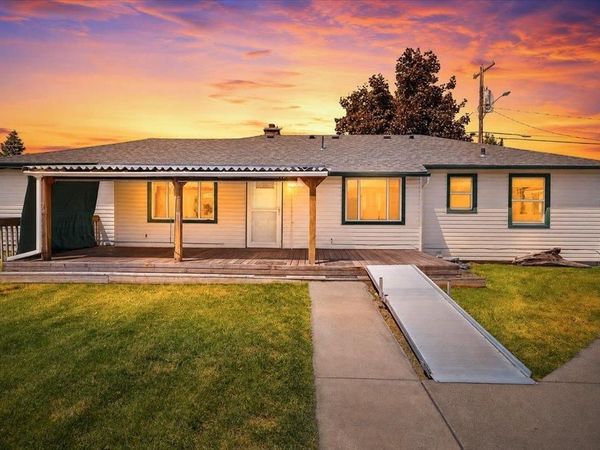 9522 E Valleyway Ave, Spokane Valley, WA 99206