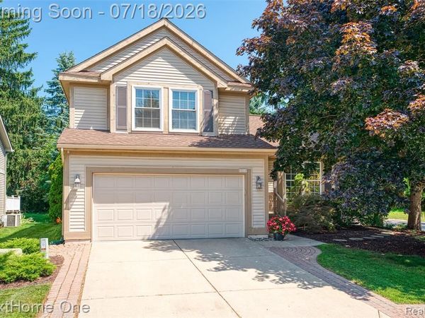 6496 Lake Meadow Drive, Waterford Twp, MI 48327