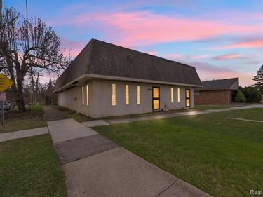 24501 Ann Arbor Trail , Dearborn Heights, MI 48127