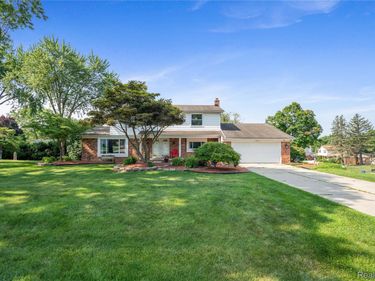 3739 Fife Lane, West Bloomfield Township, Mi 48323