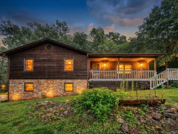 252 Copperfield RD , Wirtz, VA 24184