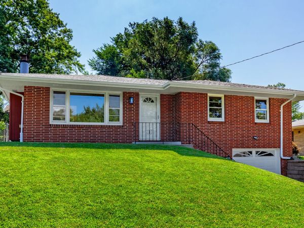 3205 Fairlane Drive, Des Moines, IA 50315