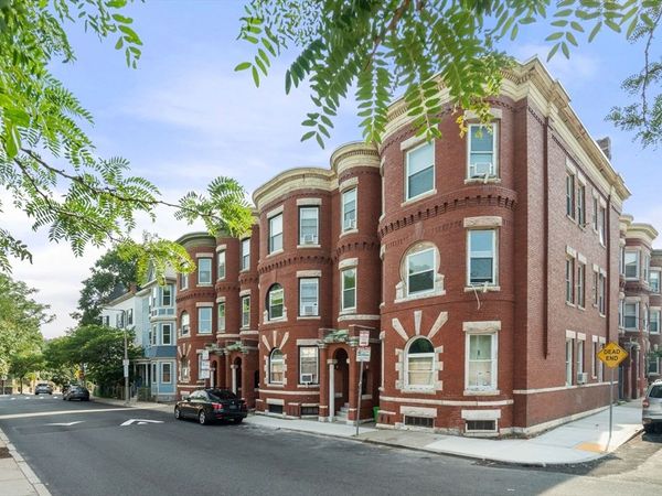 124 Day St, Unit 2, Boston, MA 02130