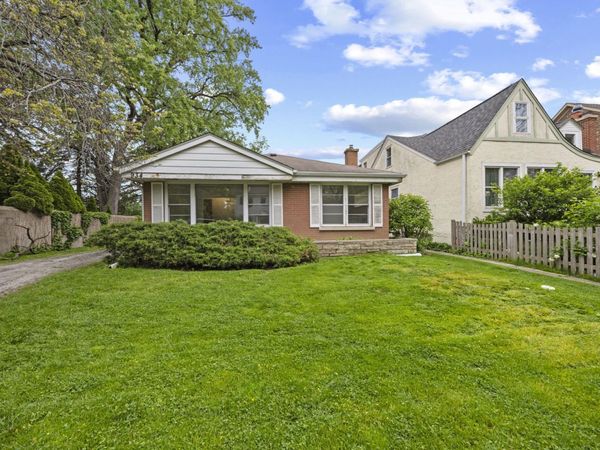 934 Yale Street , Wilmette, IL 60091