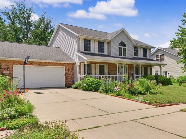 2705 Pine Valley Drive , Champaign, IL 61822
