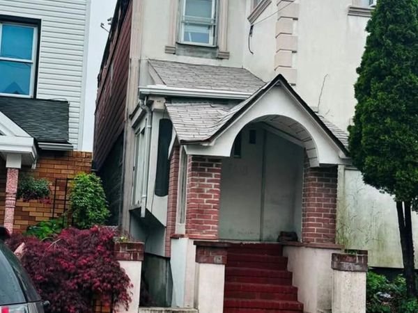 8614 143rd Street , Jamaica, NY 11435
