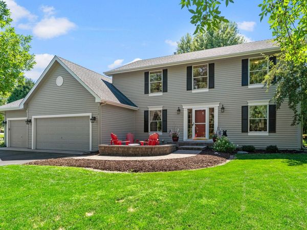 8010 Spruce Trail, Eden Prairie, MN 55347