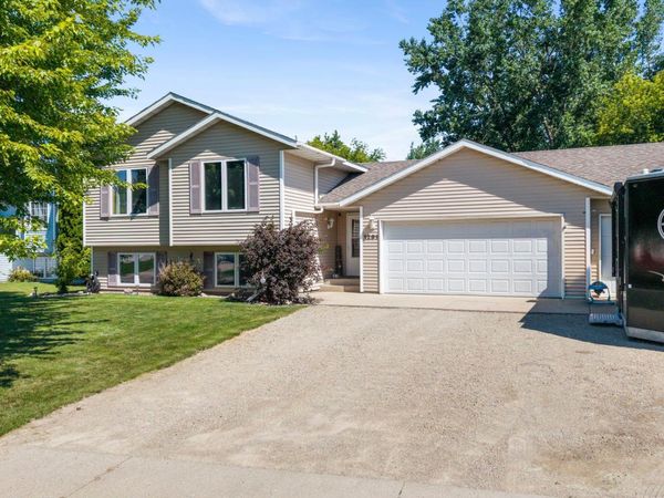 1291 Bellflower Lane NE, Owatonna, MN 55060