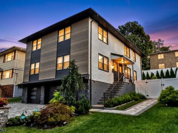 398 Mayer Ct, Unit 2, Ridgefield, NJ 07657