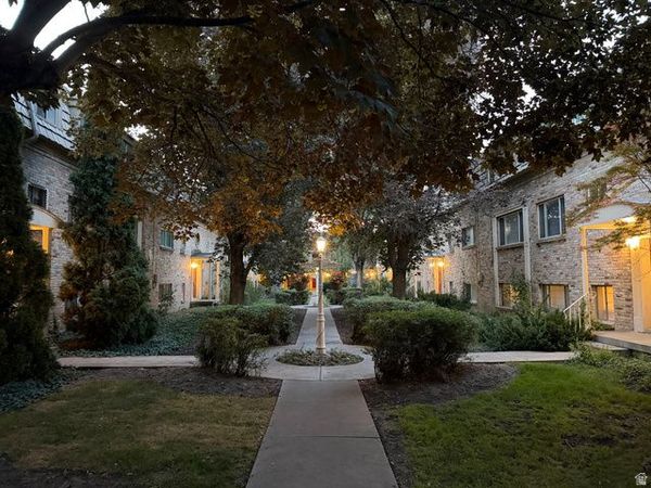 2220 E MURRAY HOLLADAY RD S, Unit 21, Holladay, UT 84117