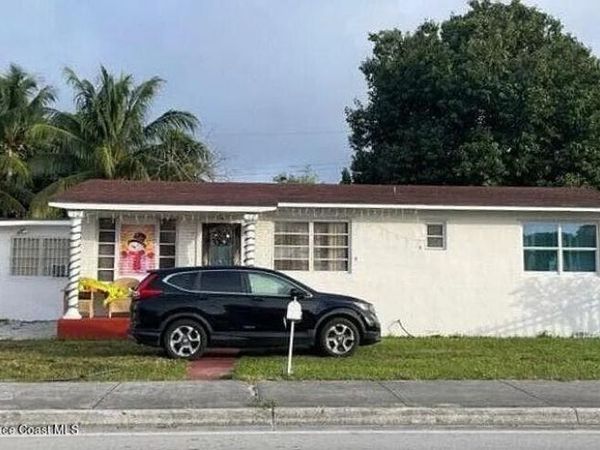 3231 NW 151st Street , Miami Gardens, FL 33056