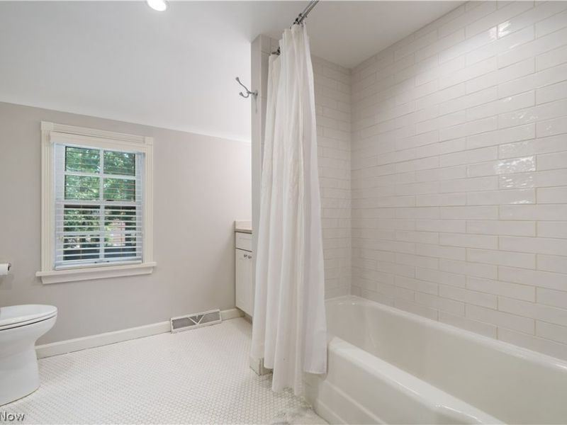 2635 S Belvoir Boulevard , University Heights, OH 44118 Photo 30