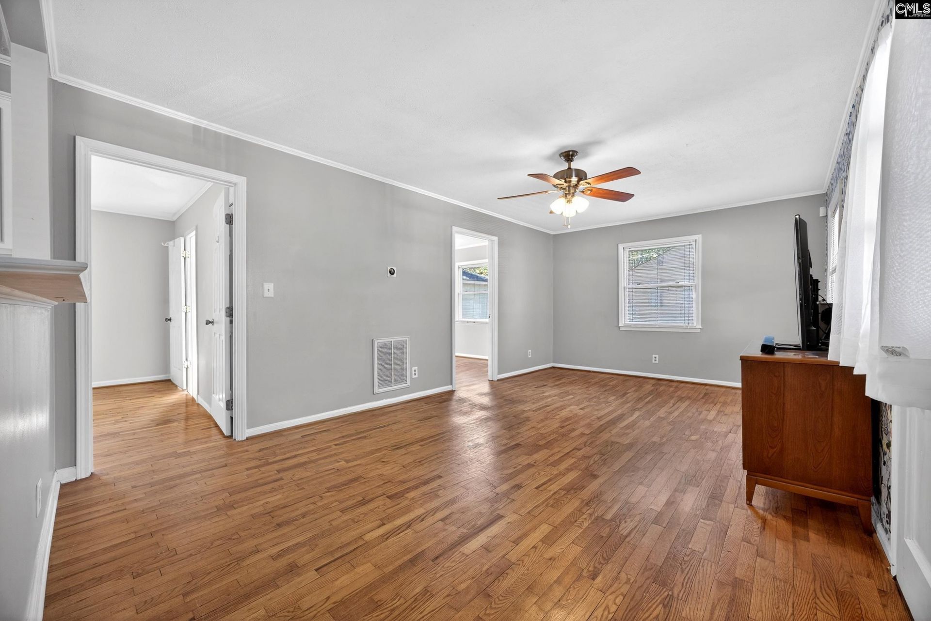 2815 Wesley Drive  Photo 4