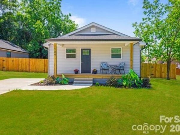 109 W Poplar Street W, Stanley, NC 28164