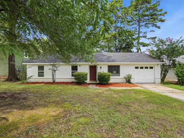 8 Oak Forest Drive, Maumelle, AR 72113