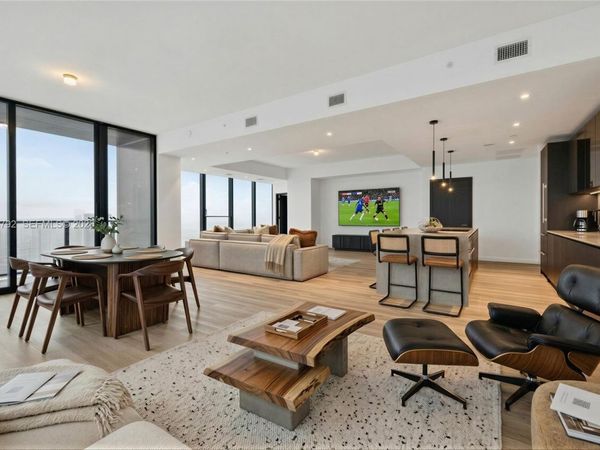 20 NE 11th , Unit 4703, Miami, FL 33132