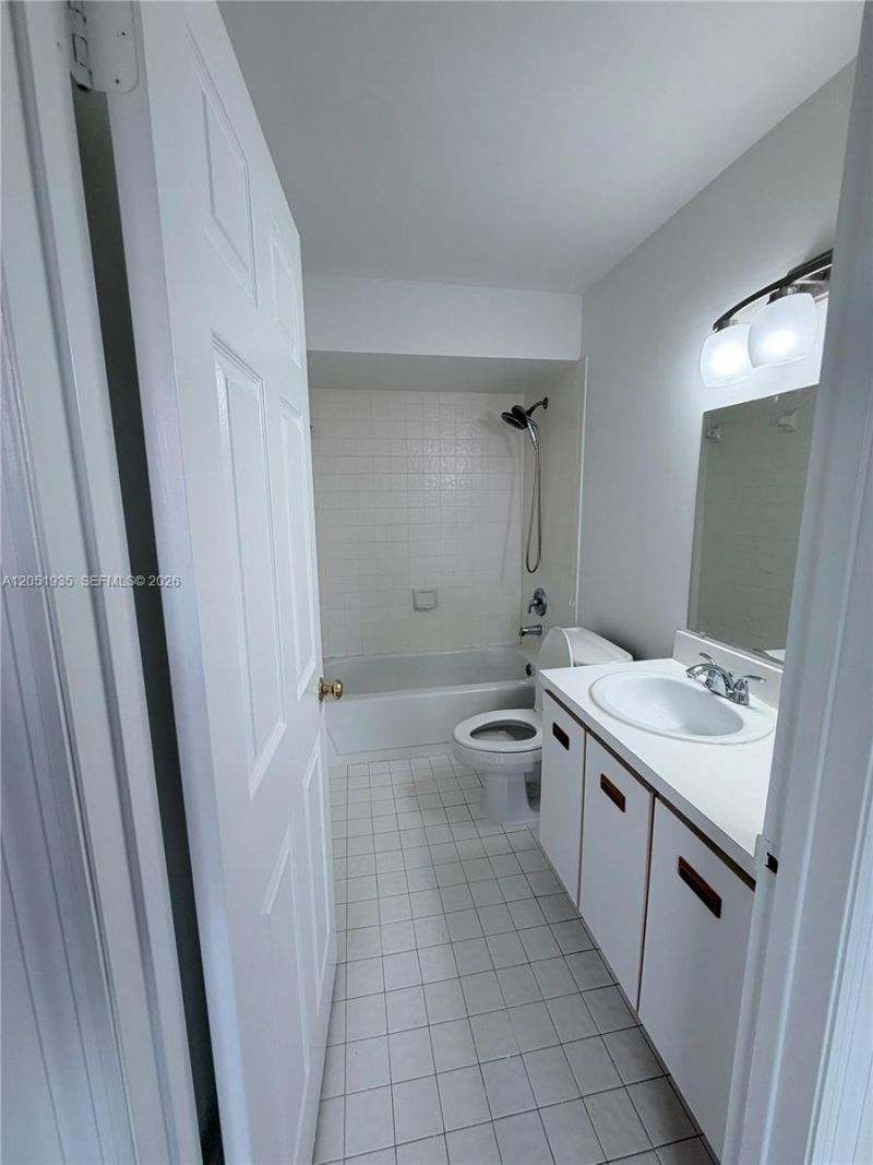 9850 Hammocks Blvd, Unit 107, Miami, FL 33196 Photo