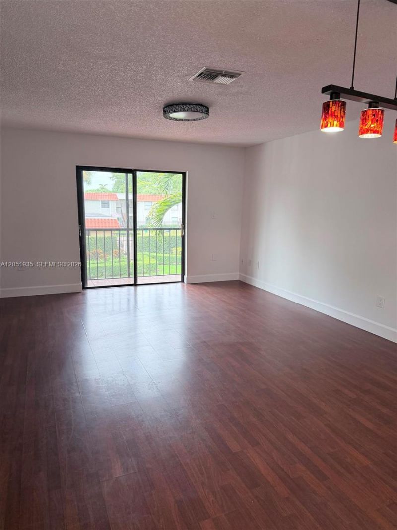 9850 Hammocks Blvd, Unit 107, Miami, FL 33196 Photo