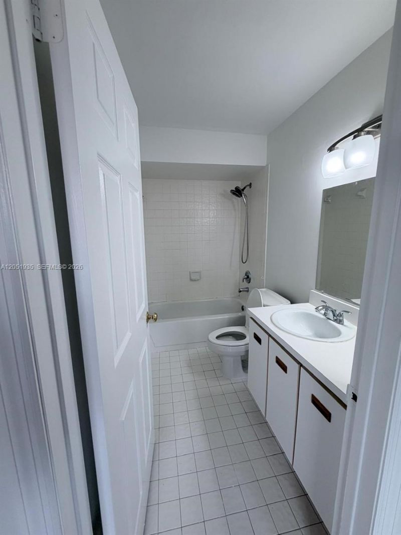 9850 Hammocks Blvd, Unit 107, Miami, FL 33196 Photo