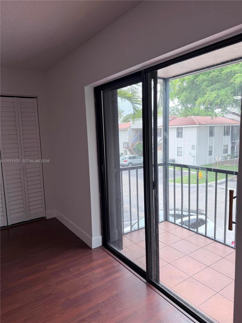 9850 Hammocks Blvd, Unit 107, Miami, FL 33196 Photo