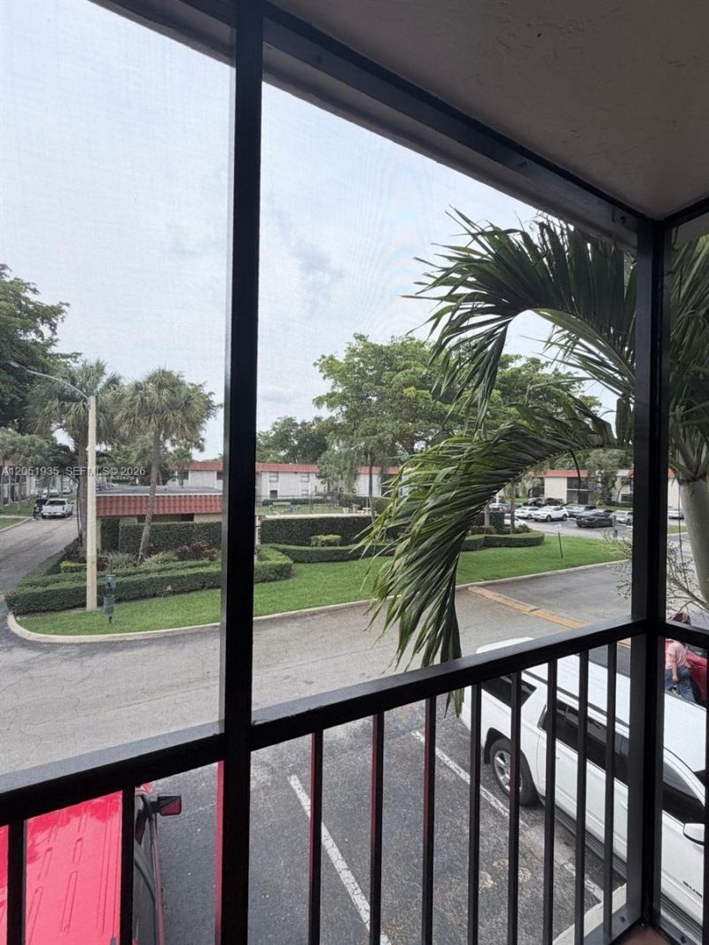 9850 Hammocks Blvd, Unit 107, Miami, FL 33196 Photo