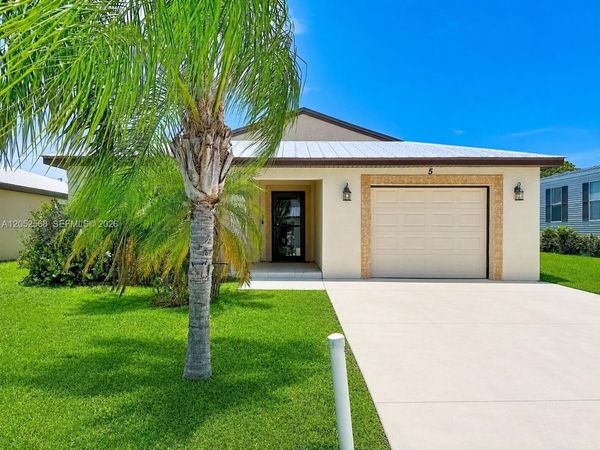 5 Flamenco Way , Port St. Lucie, FL 34952